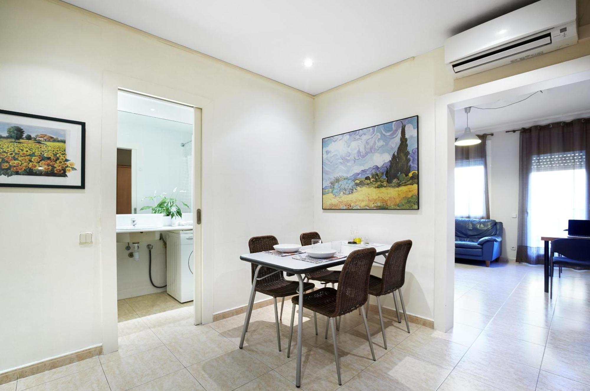 Apartamentos Calvet Barcelona Exterior photo