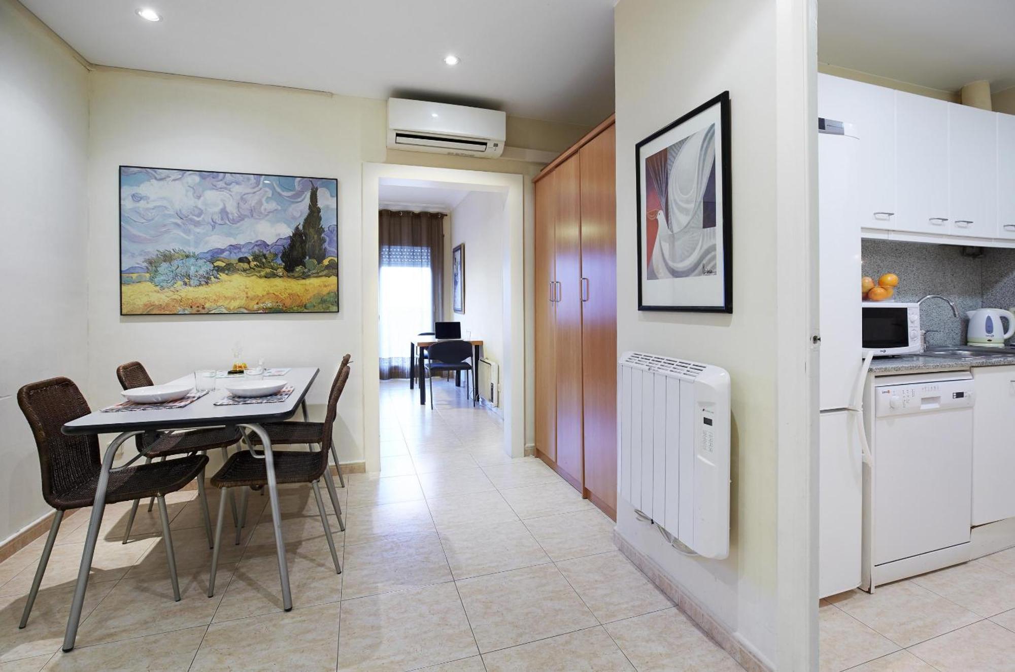 Apartamentos Calvet Barcelona Exterior photo